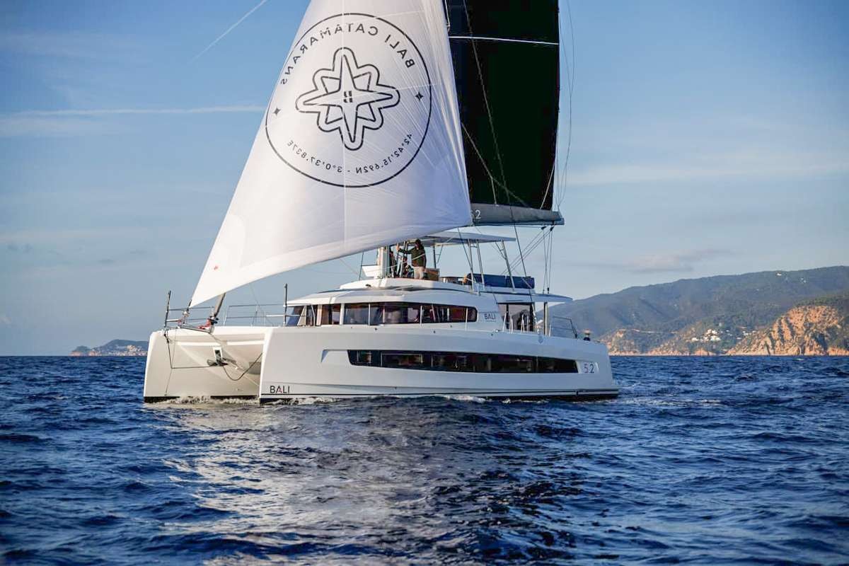 Meridian yacht charter